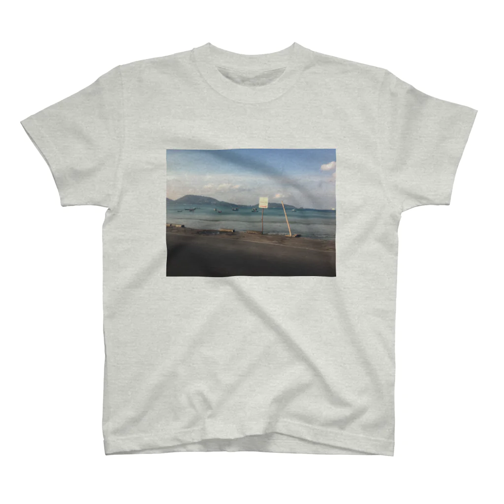 sakaaaの海と道路 スタンダードTシャツ