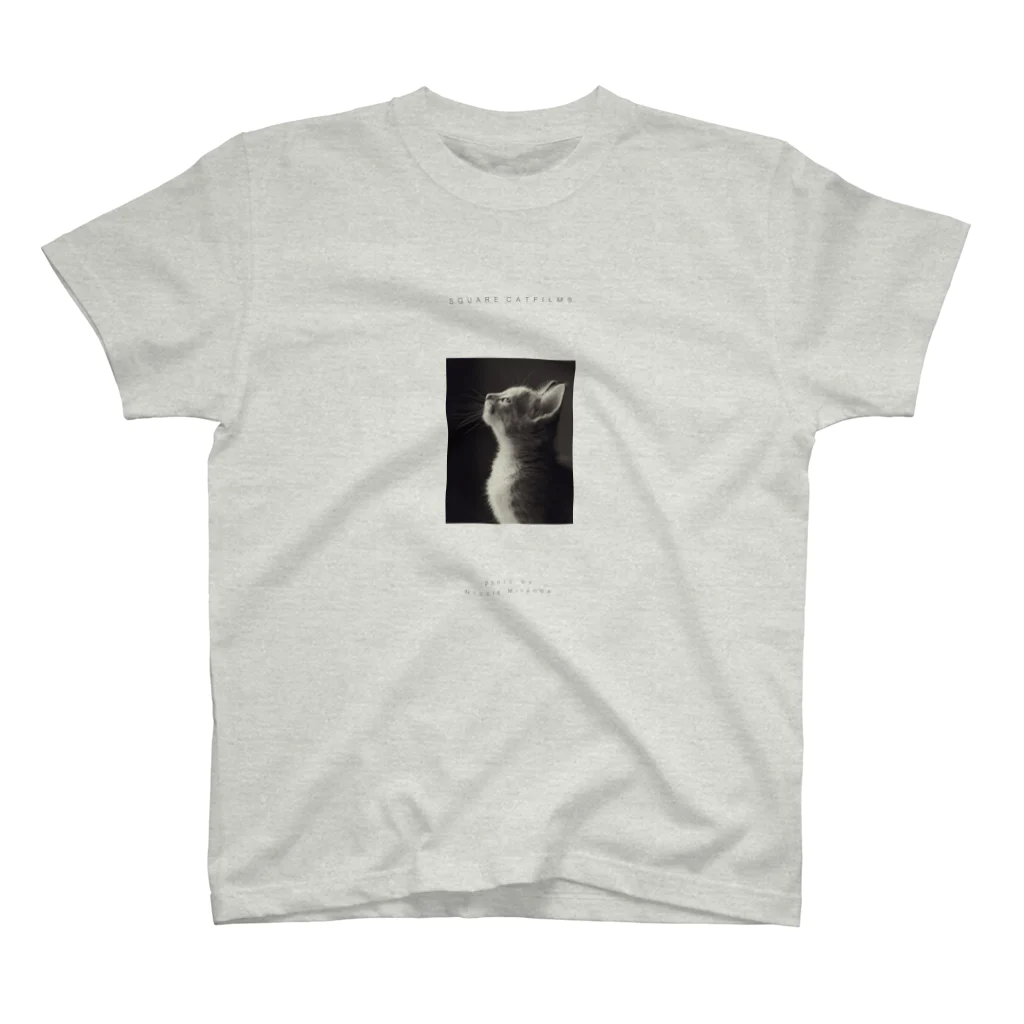 QUIETMILLS.COのSQUARE CATFILMS SERIES Nicole Mirand Regular Fit T-Shirt