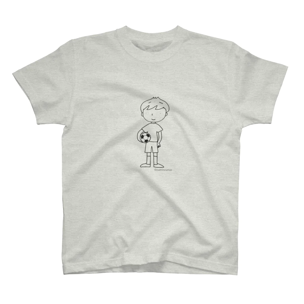 cumincuminのサッカーボールと少年(モノクロ) スタンダードTシャツ