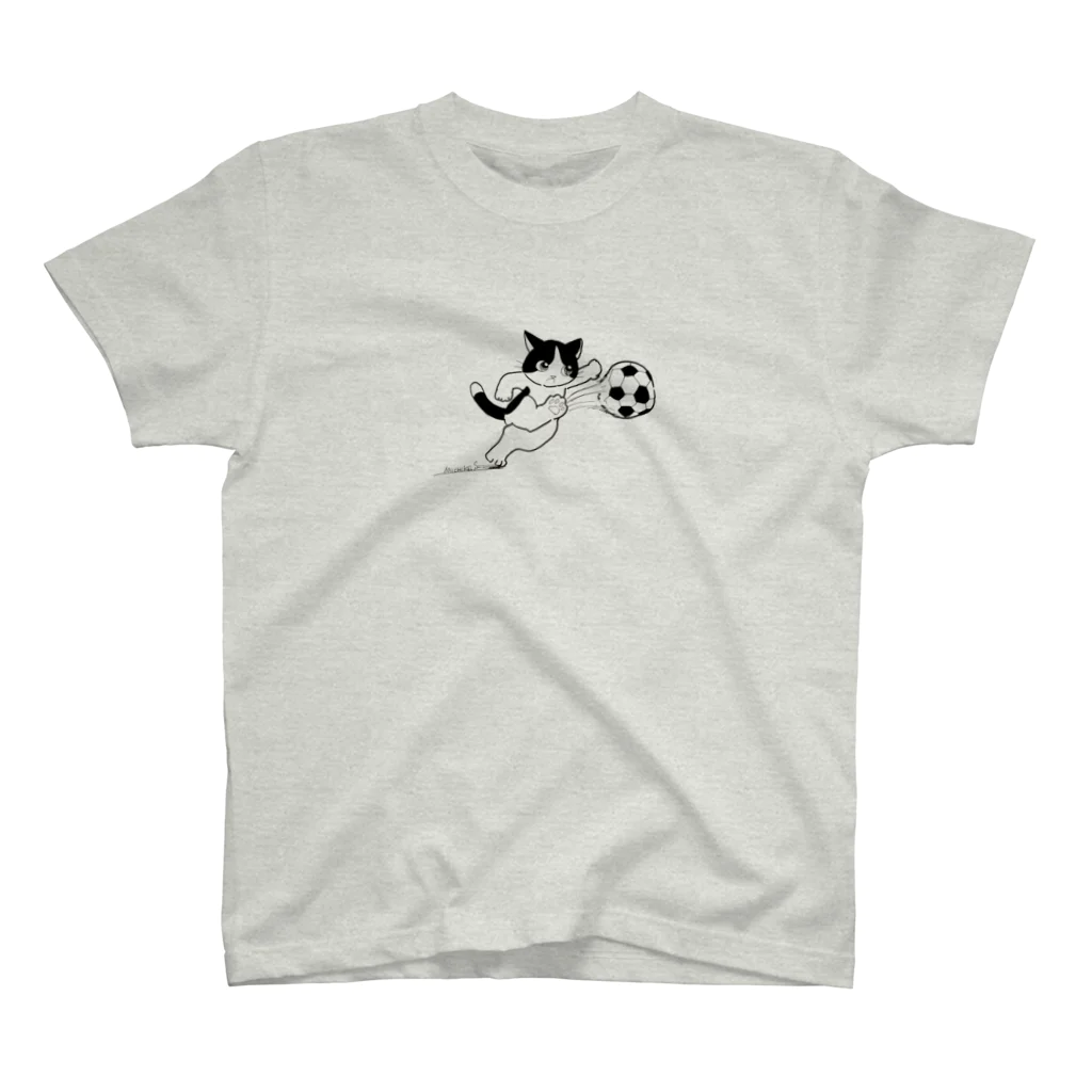 猫と音楽Strings Catのサッカーねこ Regular Fit T-Shirt