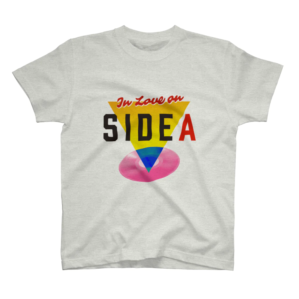 studio606 グッズショップのIn Love on SIDE A Regular Fit T-Shirt