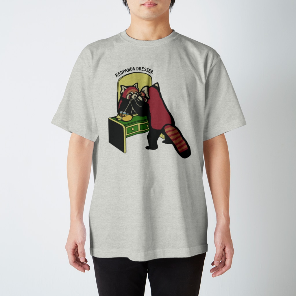 ムクデザインのレッサーパンダのドレッサー Regular Fit T-Shirt