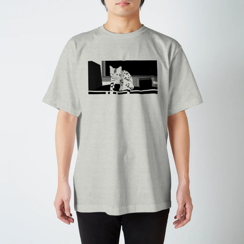 みいこのテレビ前のねこ Regular Fit T-Shirt