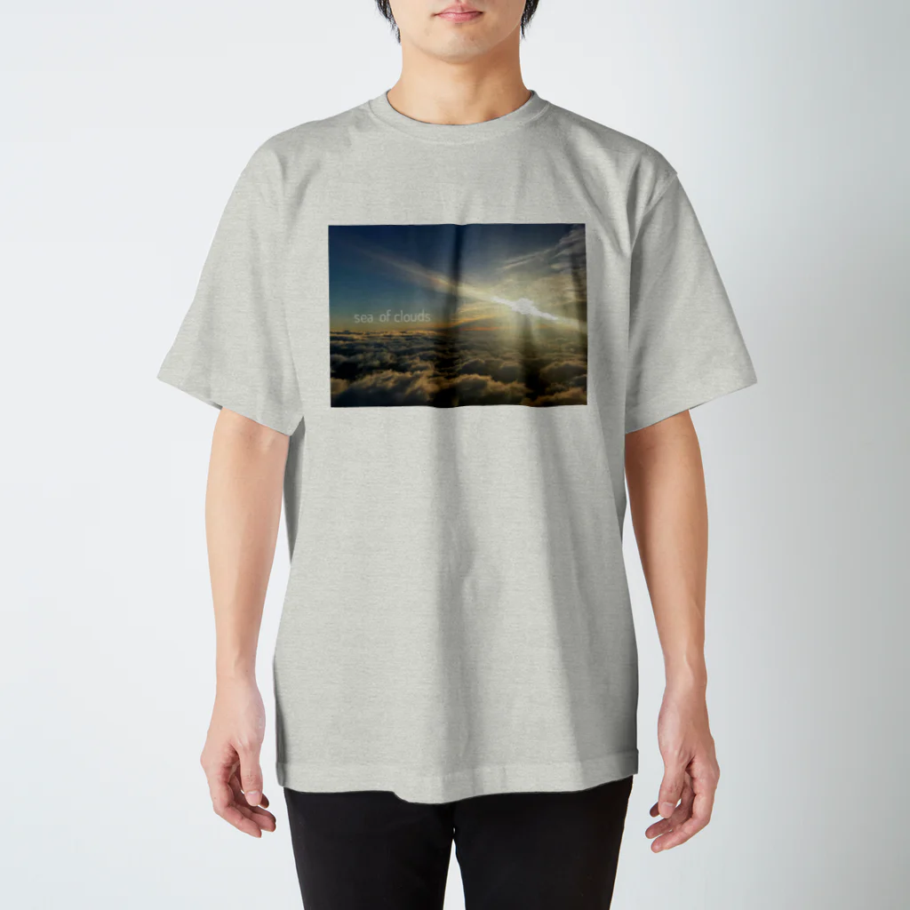 runoの雲海と朝日 Regular Fit T-Shirt