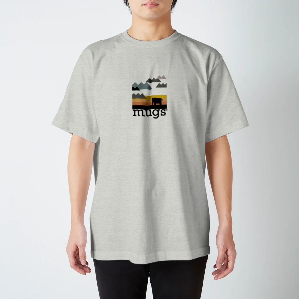 mugsの大平原のゾウ Regular Fit T-Shirt