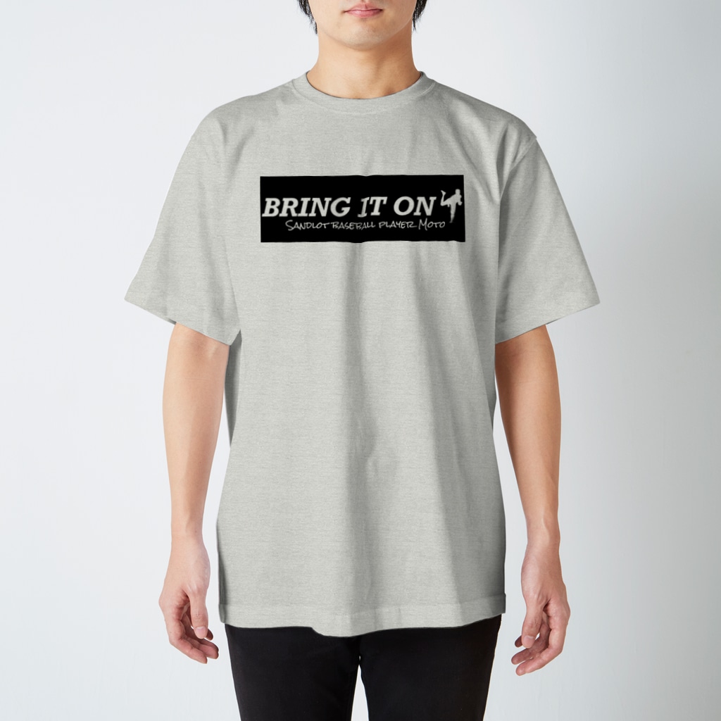 ベースボールプレーヤーMOTOのBRING IT ON(Black) Regular Fit T-Shirt