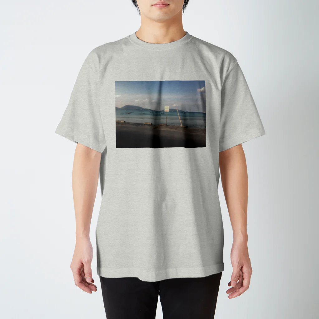 sakaaaの海と道路 スタンダードTシャツ