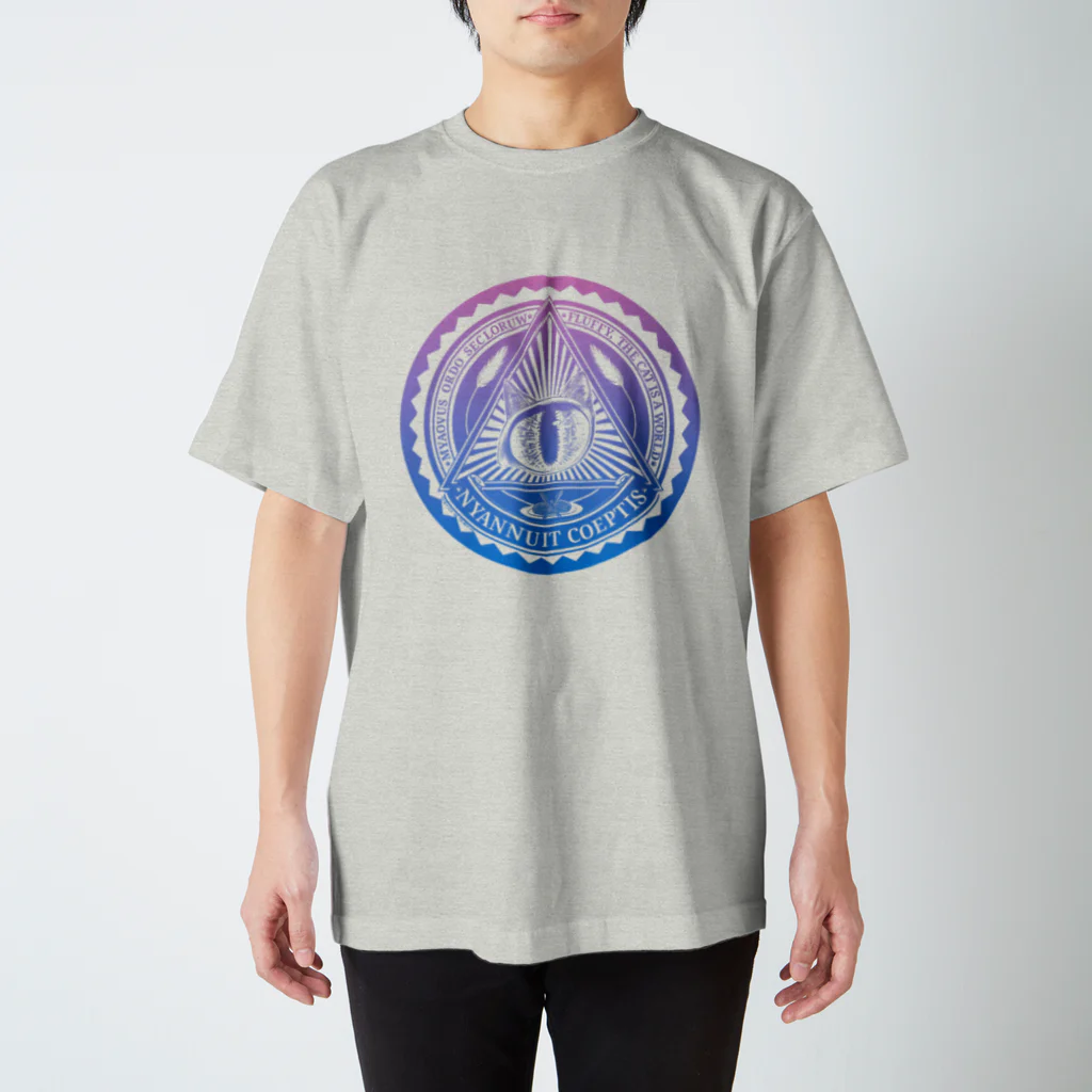 erico de federikoのNyalluminati(ニャルミナティー)Tシャツ　グラデーションＢ Regular Fit T-Shirt