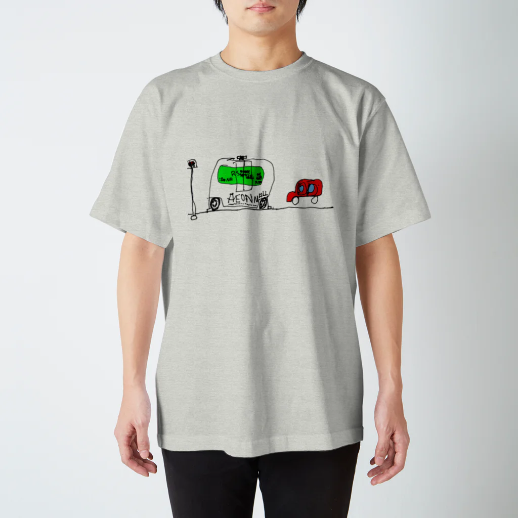 ユイゴイレブンのEZ10が実用化されて街を走っているところ Regular Fit T-Shirt