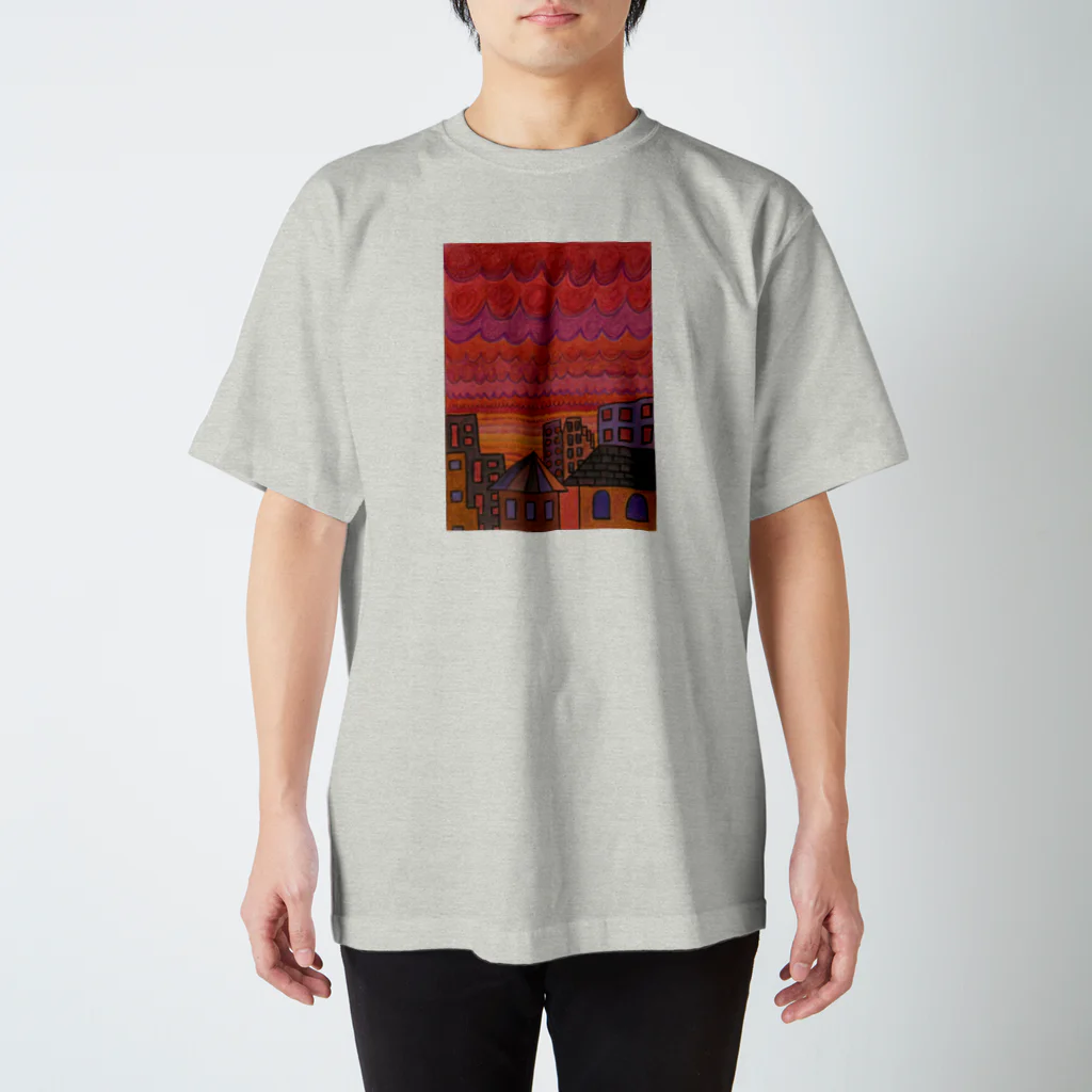 うめぼしととまととごはん。の夕焼け小焼け。 スタンダードTシャツ