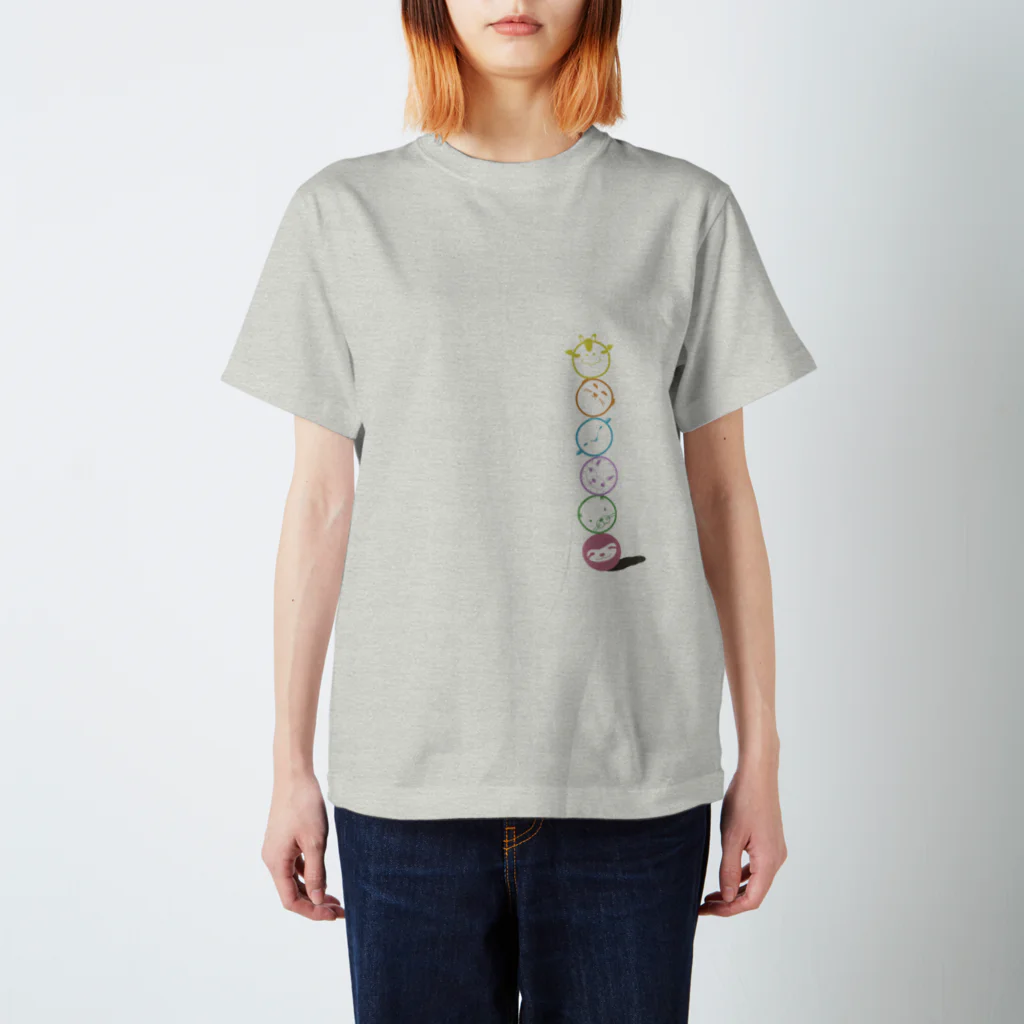 GIRAFFA GIALLO～ジラッファ ジャッロ～のgg アニマルトーテムポール Regular Fit T-Shirt