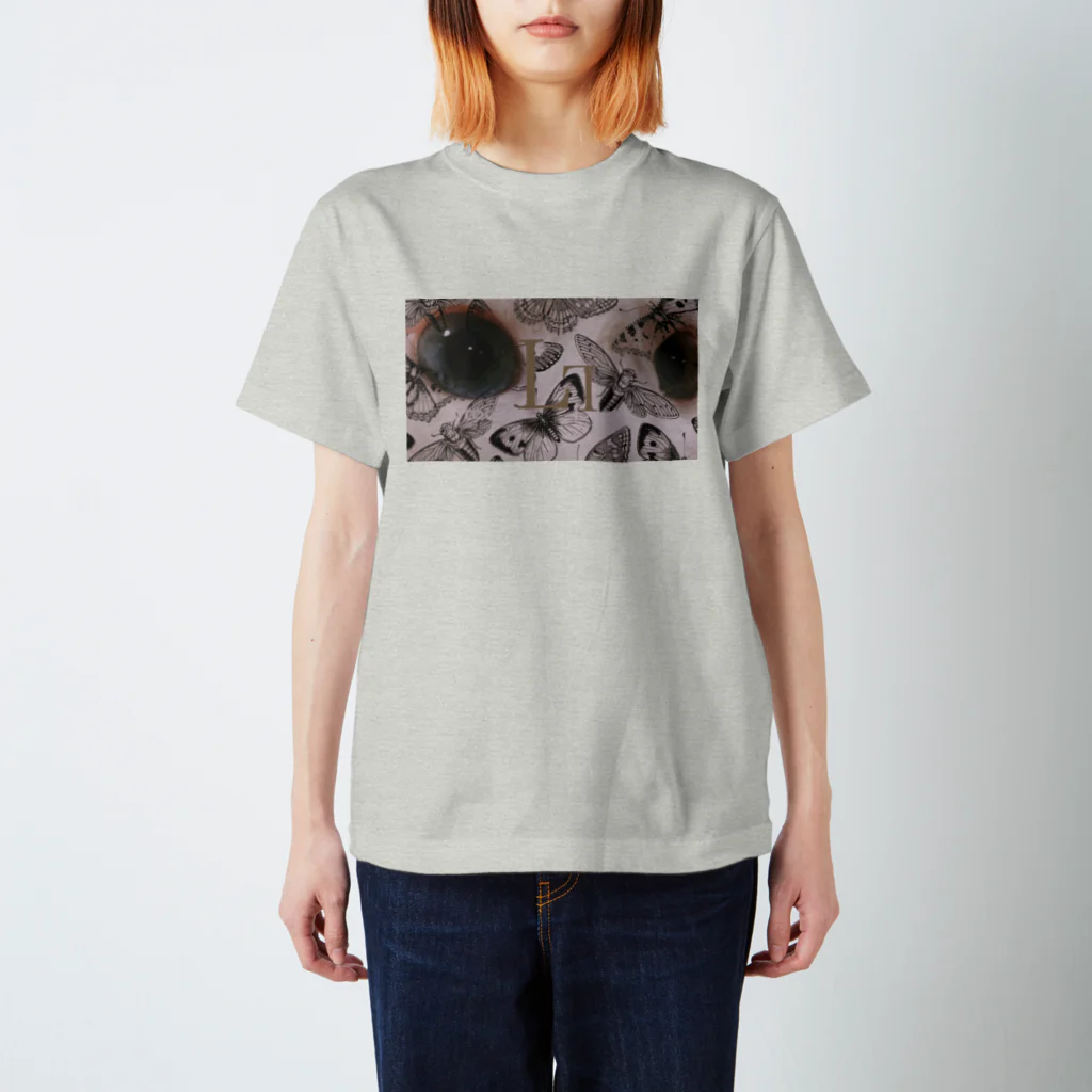 Lucienの猫の眼に映る宝石 Regular Fit T-Shirt