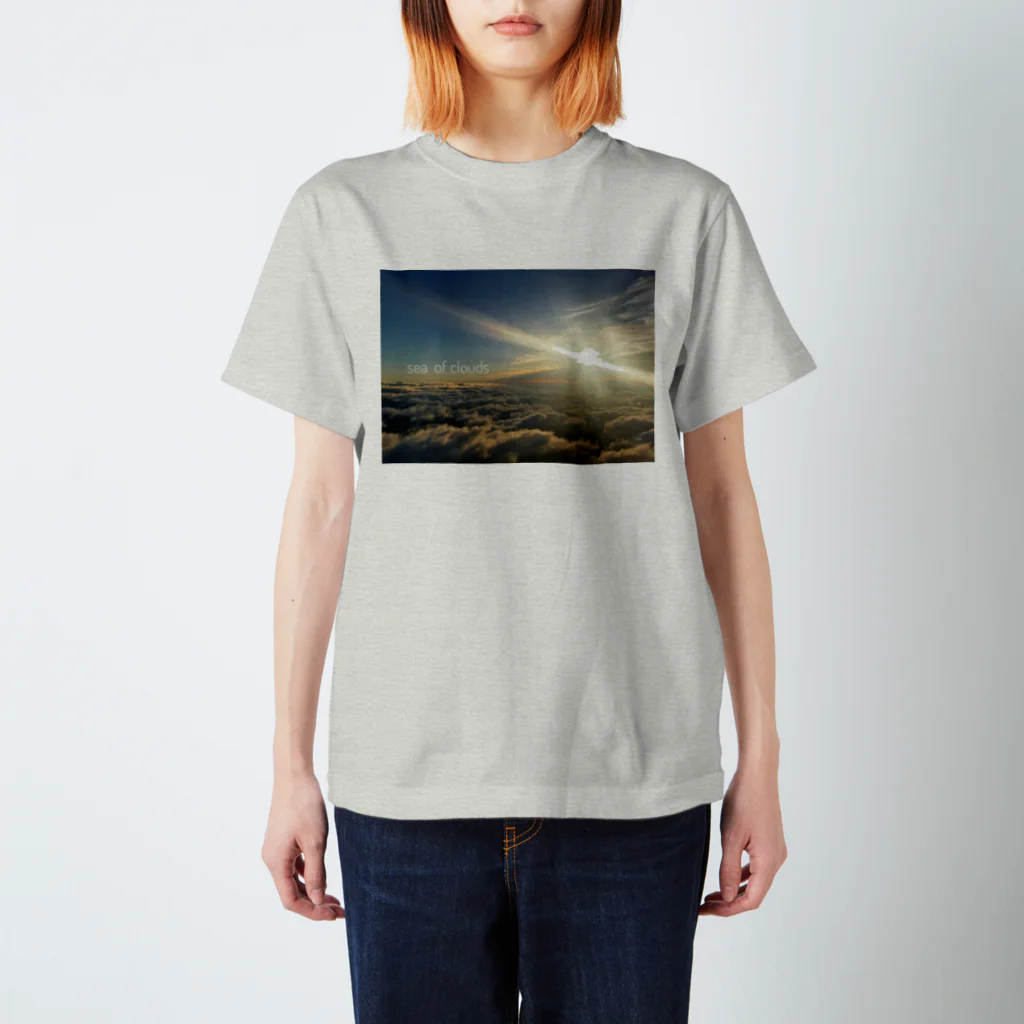 runoの雲海と朝日 Regular Fit T-Shirt