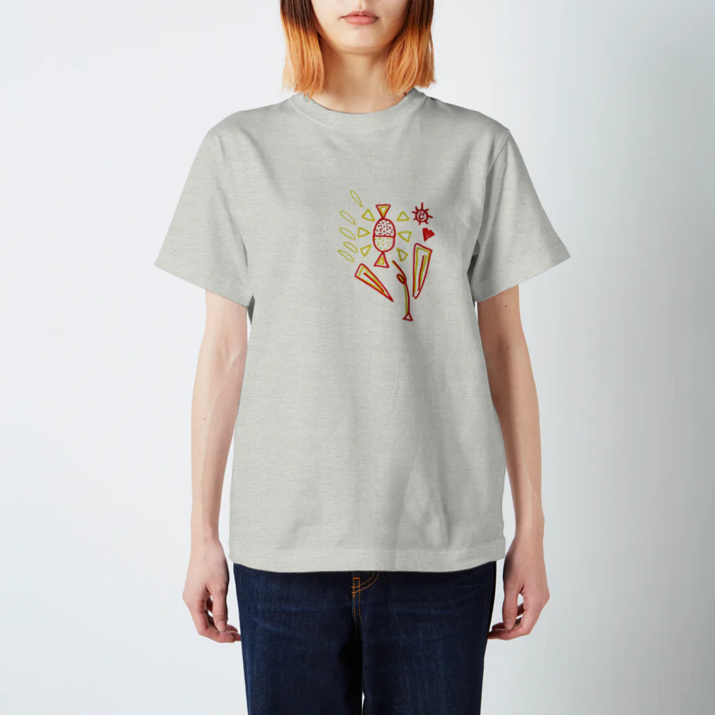 茅田綺衣のクリエイターはじめ。のお花#Red#yellow Regular Fit T-Shirt