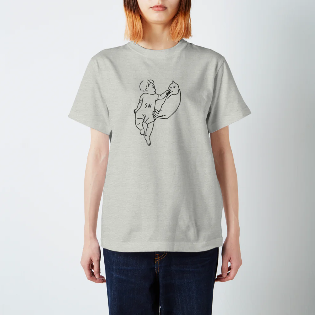 sorosoroNerujikanの赤ちゃんとネコ Regular Fit T-Shirt