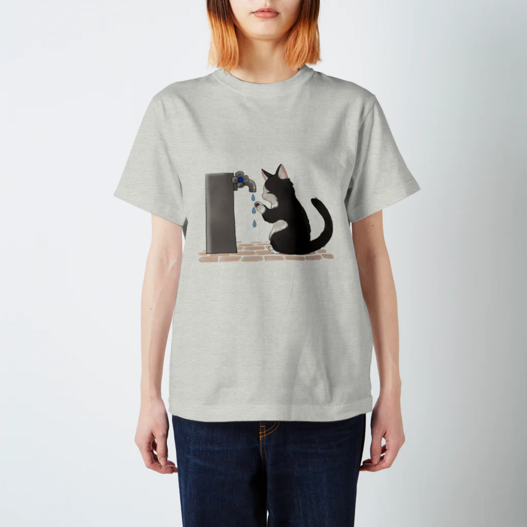 #保護猫カフェひだまり号の手洗い猫 スタンダードTシャツ