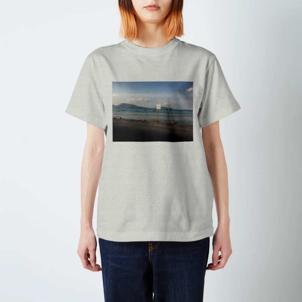 sakaaaの海と道路 スタンダードTシャツ