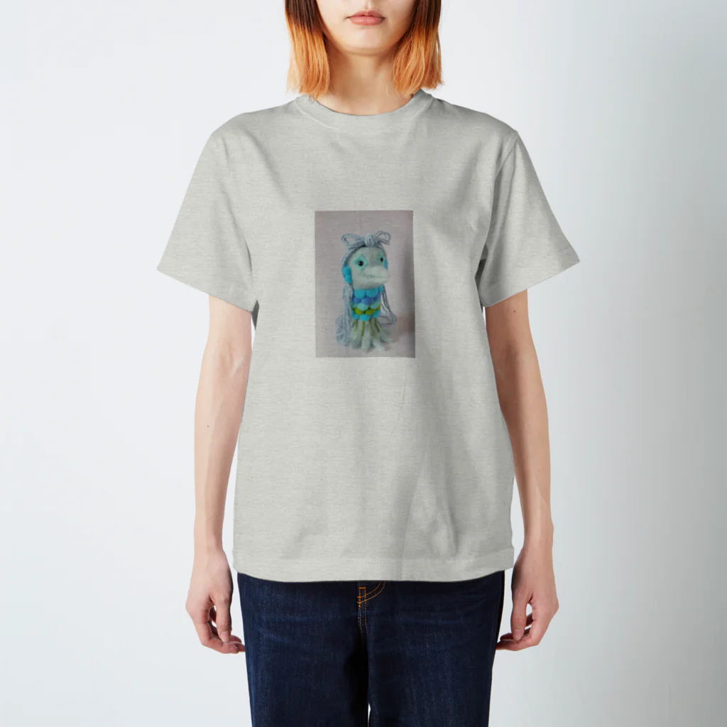 un-petit-pas-ninjinの女子力高めなアマビエさま Regular Fit T-Shirt