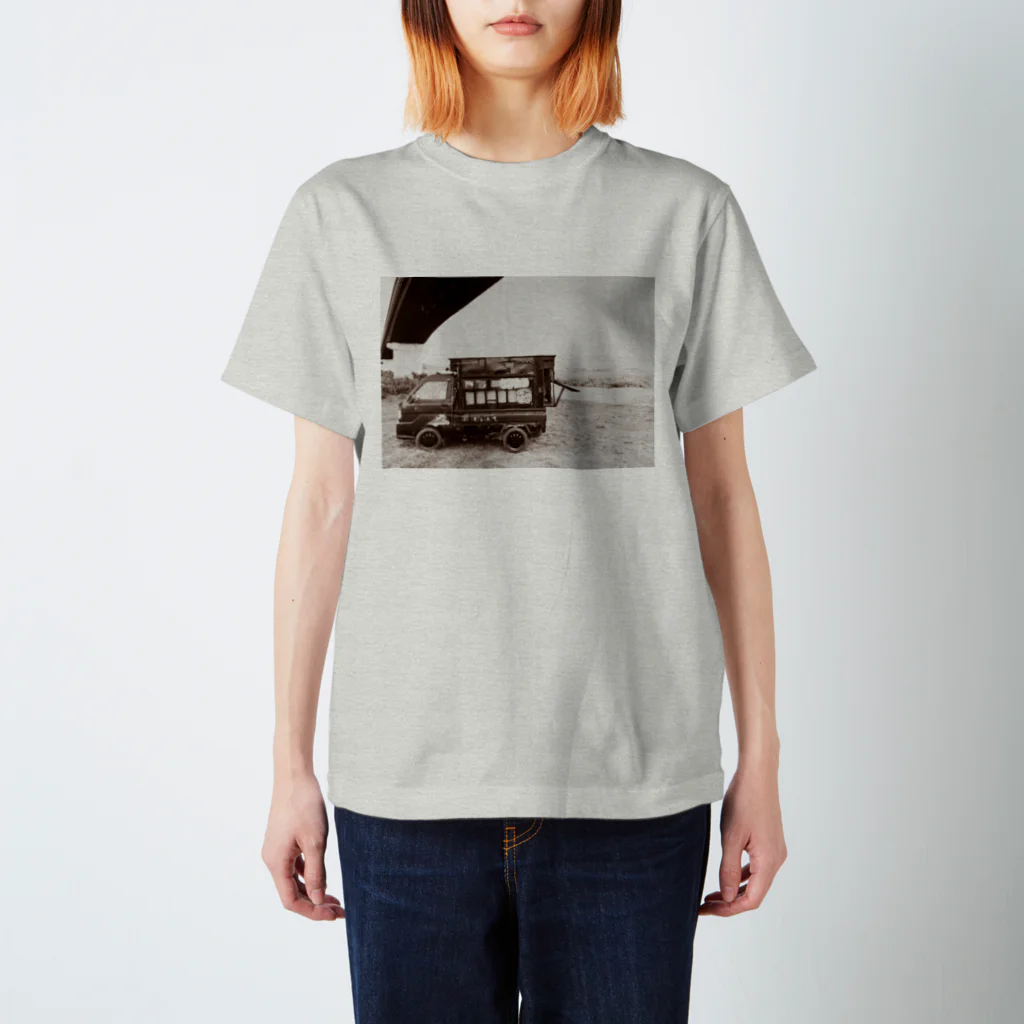 oshimuraの移動販売車！ Regular Fit T-Shirt