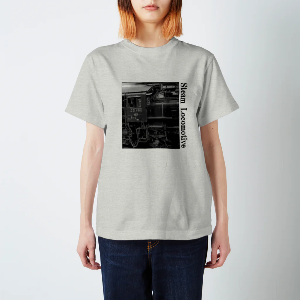 ヴィンテージ鉄道写真グッズの店のD51498 運転席周辺 黒いレタリング （モノクロフォト） Regular Fit T-Shirt