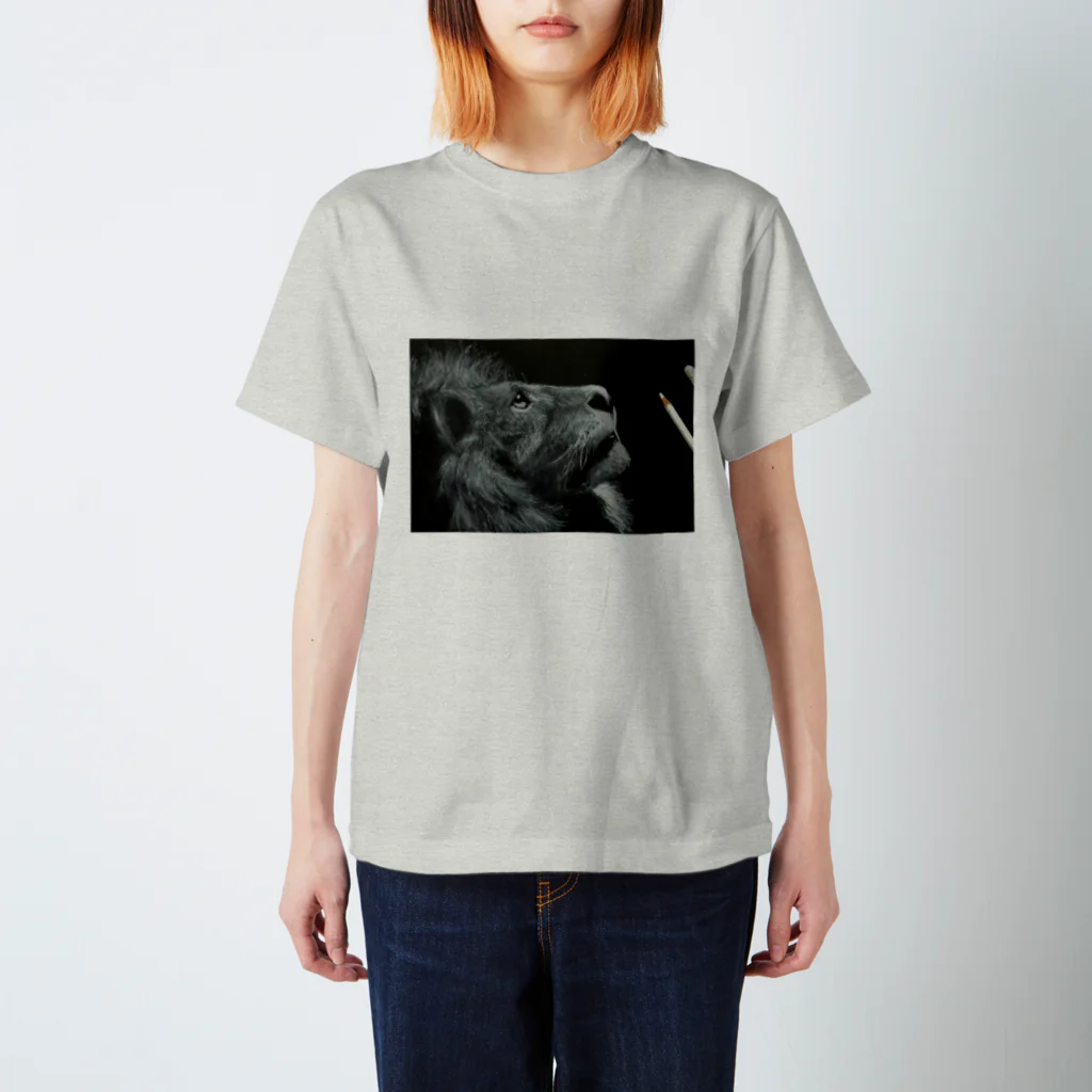 Sonna Kanjiのグッズのライオン Regular Fit T-Shirt