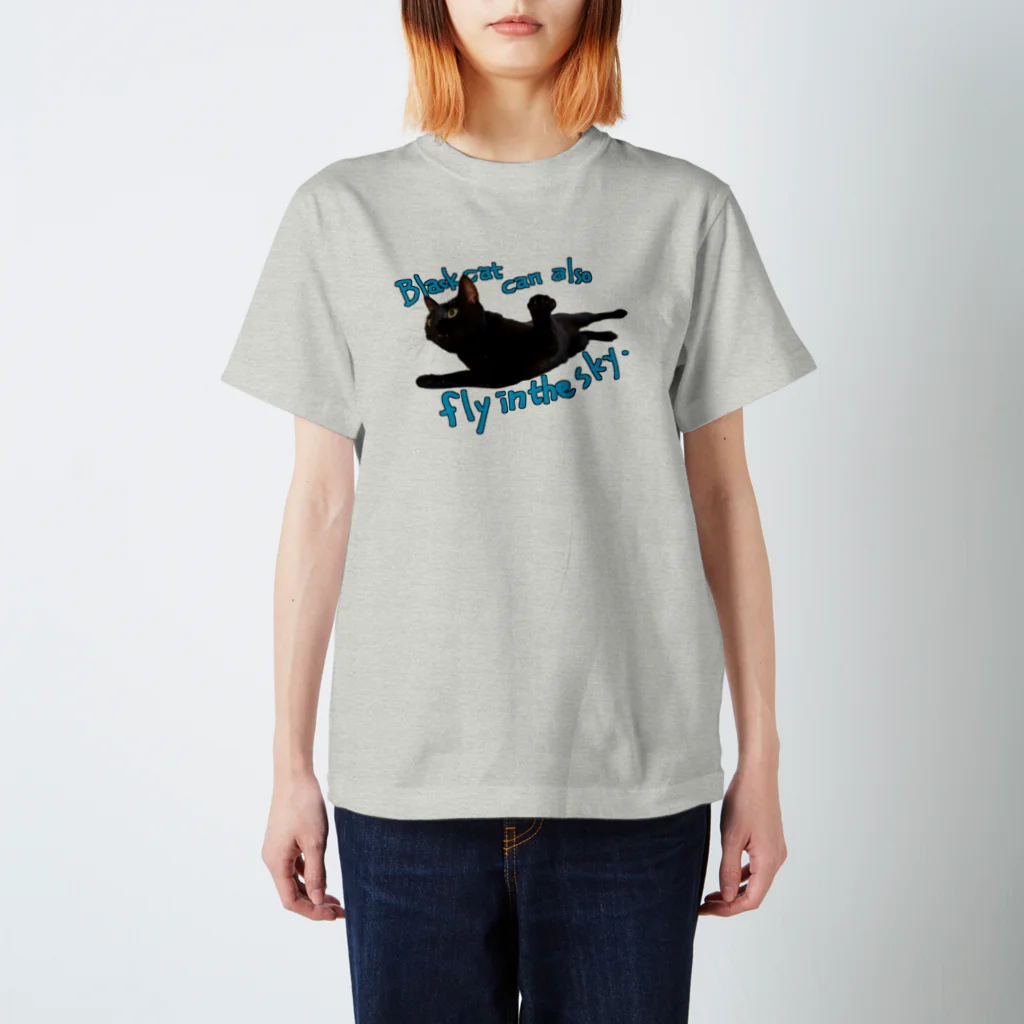 イケニャン黒猫オレオくんの空飛ぶ黒猫オレオくん Regular Fit T-Shirt