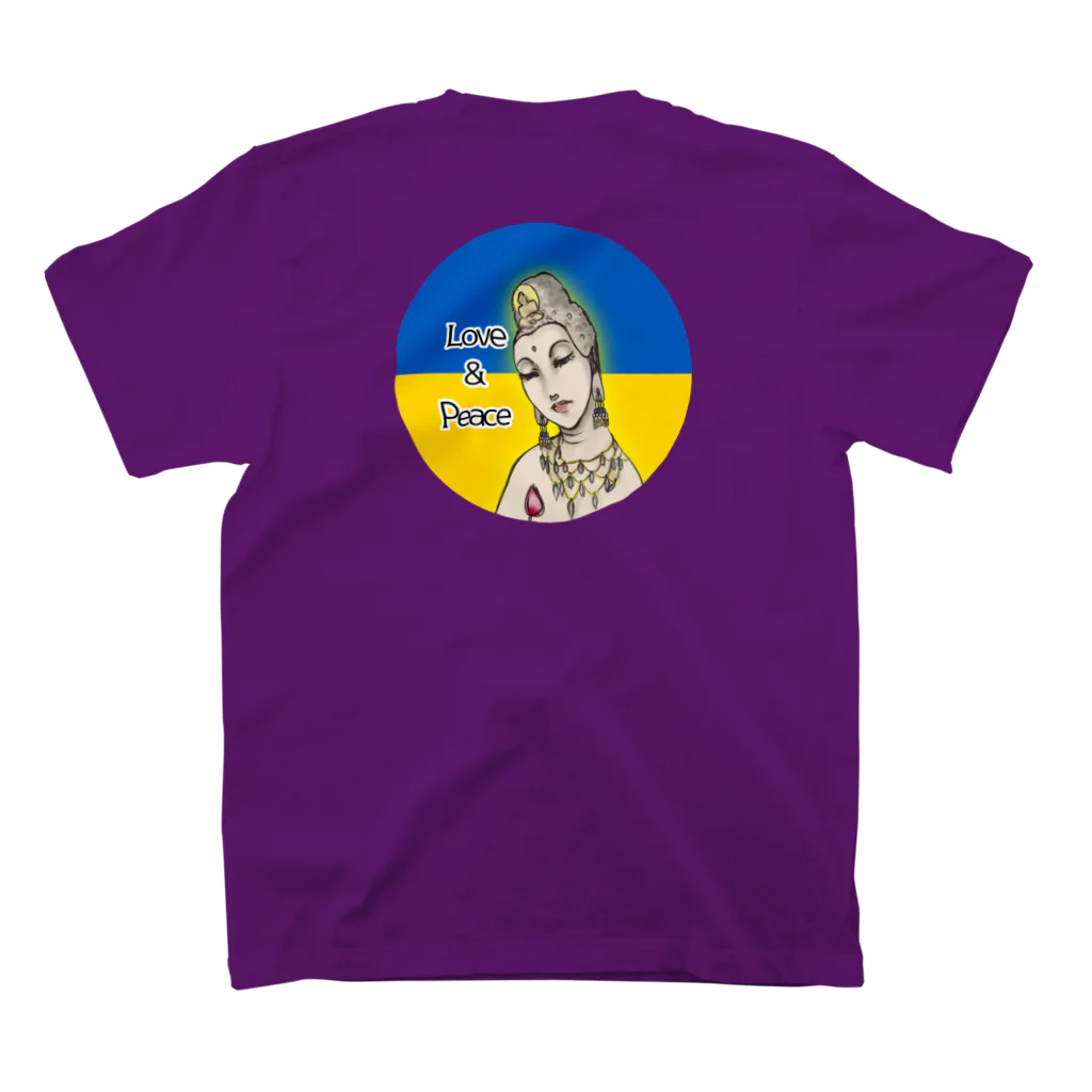 諭苑のSUZURI店のLove＆Peace観世音菩薩ウクライナ国旗背景 Regular Fit T-Shirtの裏面