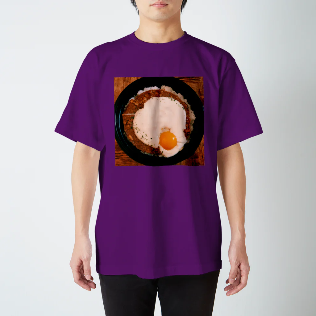 【カレーのマガジン】心ほがらかカレーずZINE🍛のファミリーマート キーマカレー Regular Fit T-Shirt