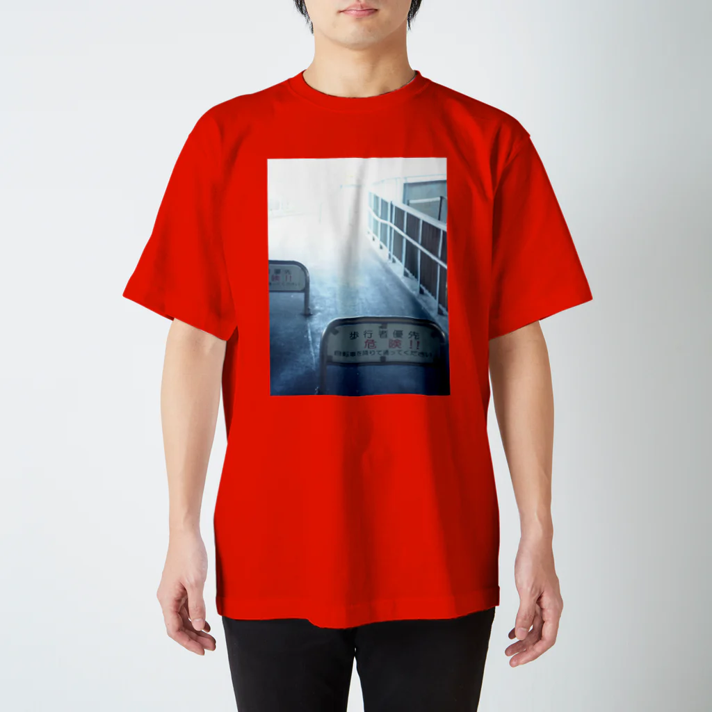 捨身部／Syasinbuの歩行者優先 スタンダードTシャツ