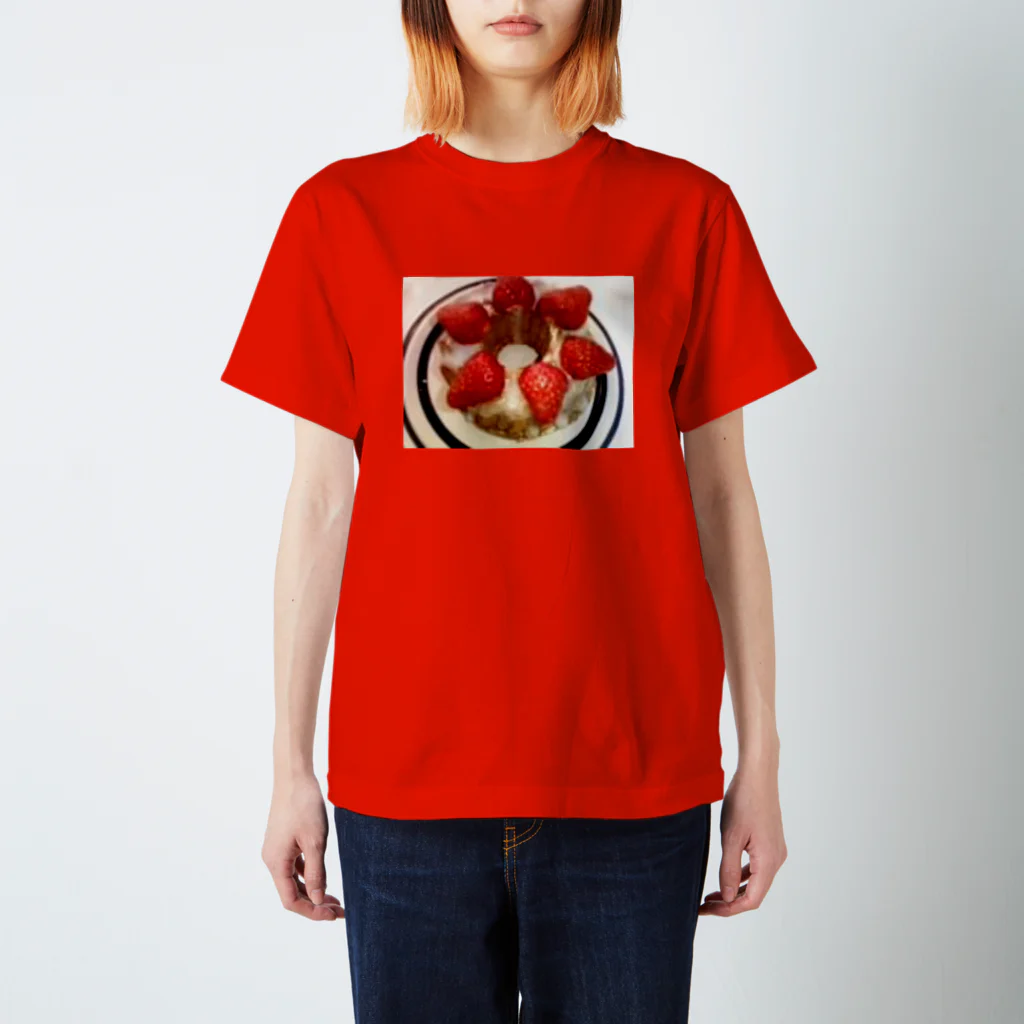 ちょっと夢見るわんだーらんどのイチゴのドーナツケーキ Regular Fit T-Shirt