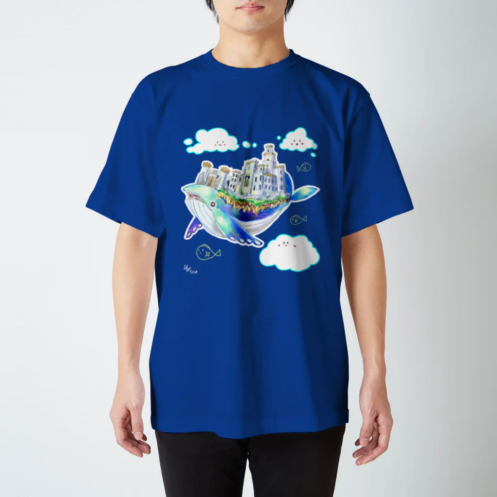 ミルの天空の城クジーラとゆるい仲間たち Regular Fit T-Shirt