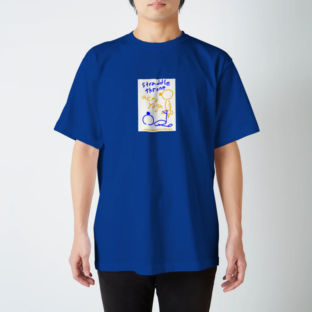 黄印のストラドルスローン Regular Fit T-Shirt