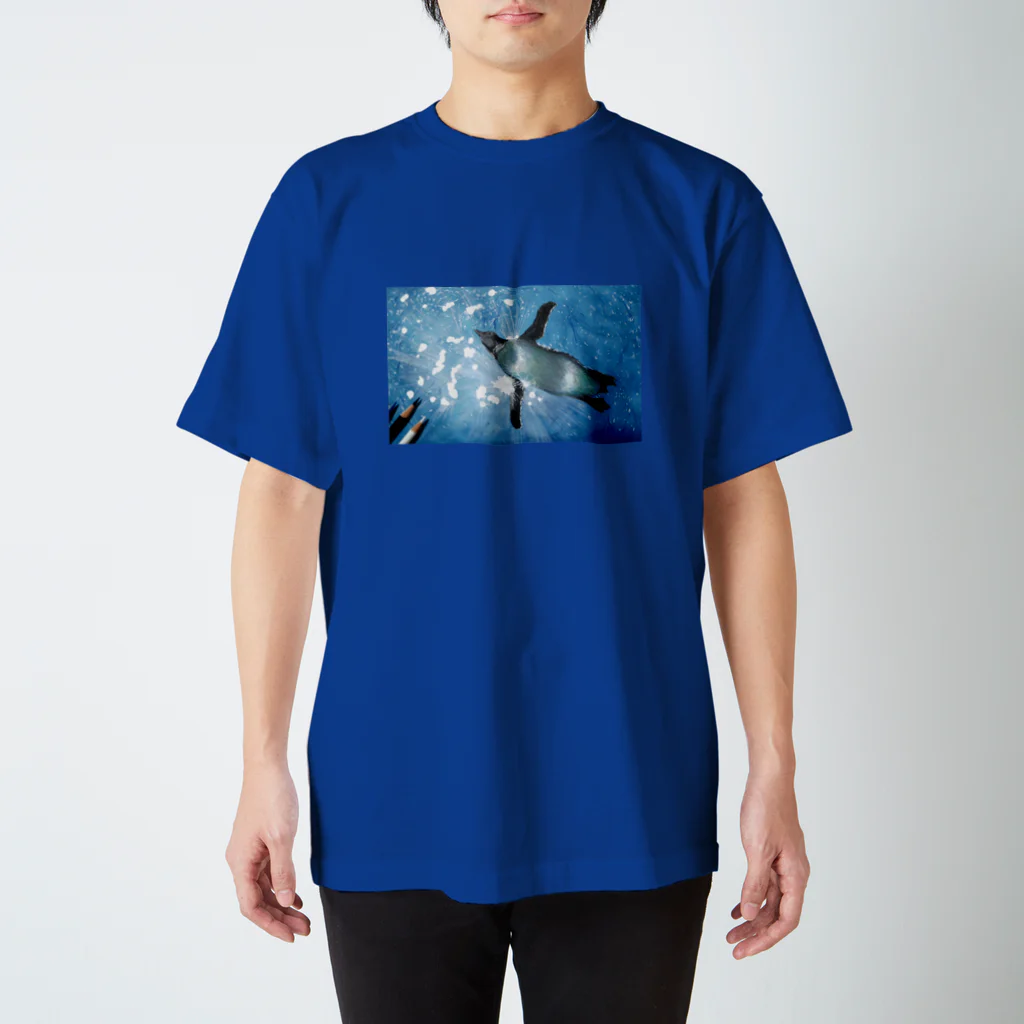 Sonna Kanjiのグッズの空飛ぶペンギン Regular Fit T-Shirt