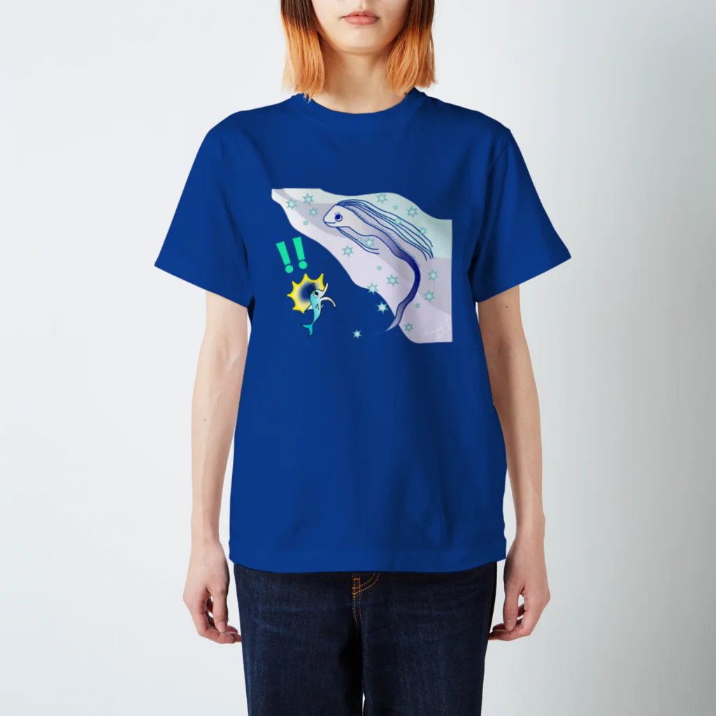 Ayano & Dolphinのリュウグウノツカイ&イルカ Regular Fit T-Shirt