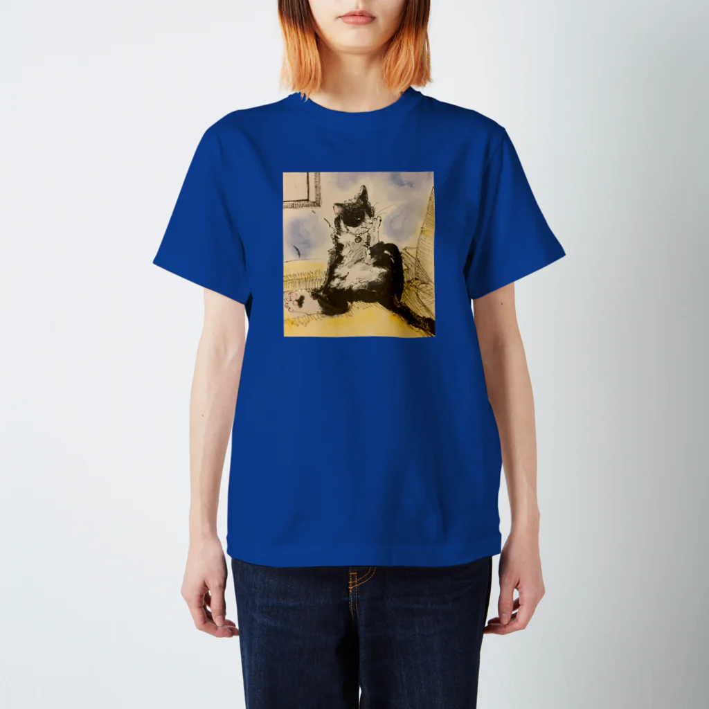 Yuki Yanoのねこにゃん、みことくん。足ガジガジ Regular Fit T-Shirt