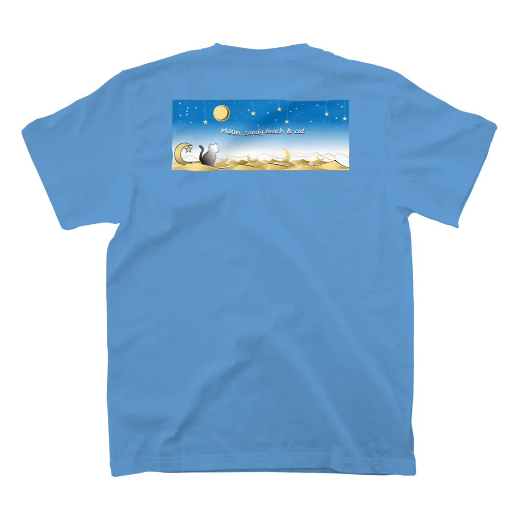 OHJUYAのMoon, sandy beach and cat Regular Fit T-Shirtの裏面