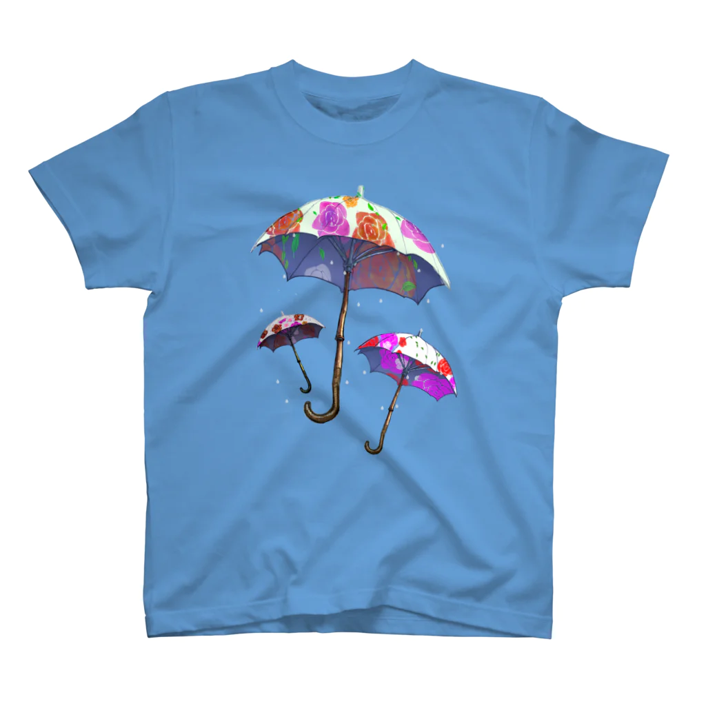 月夜のタツノオトシゴのwalking in the rain Regular Fit T-Shirt