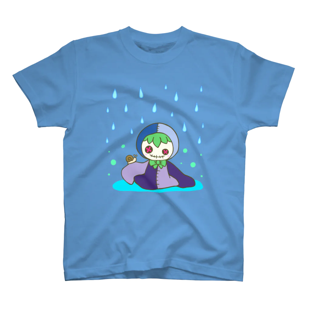 あおつるSUZURIショップの雨の日の小さな友達 スタンダードTシャツ