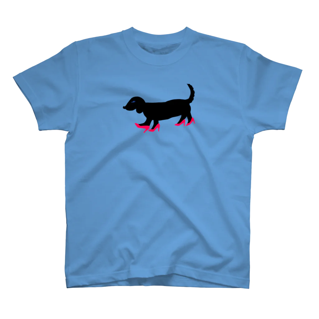 CHOSANAのハイヒールを履いた犬 Regular Fit T-Shirt