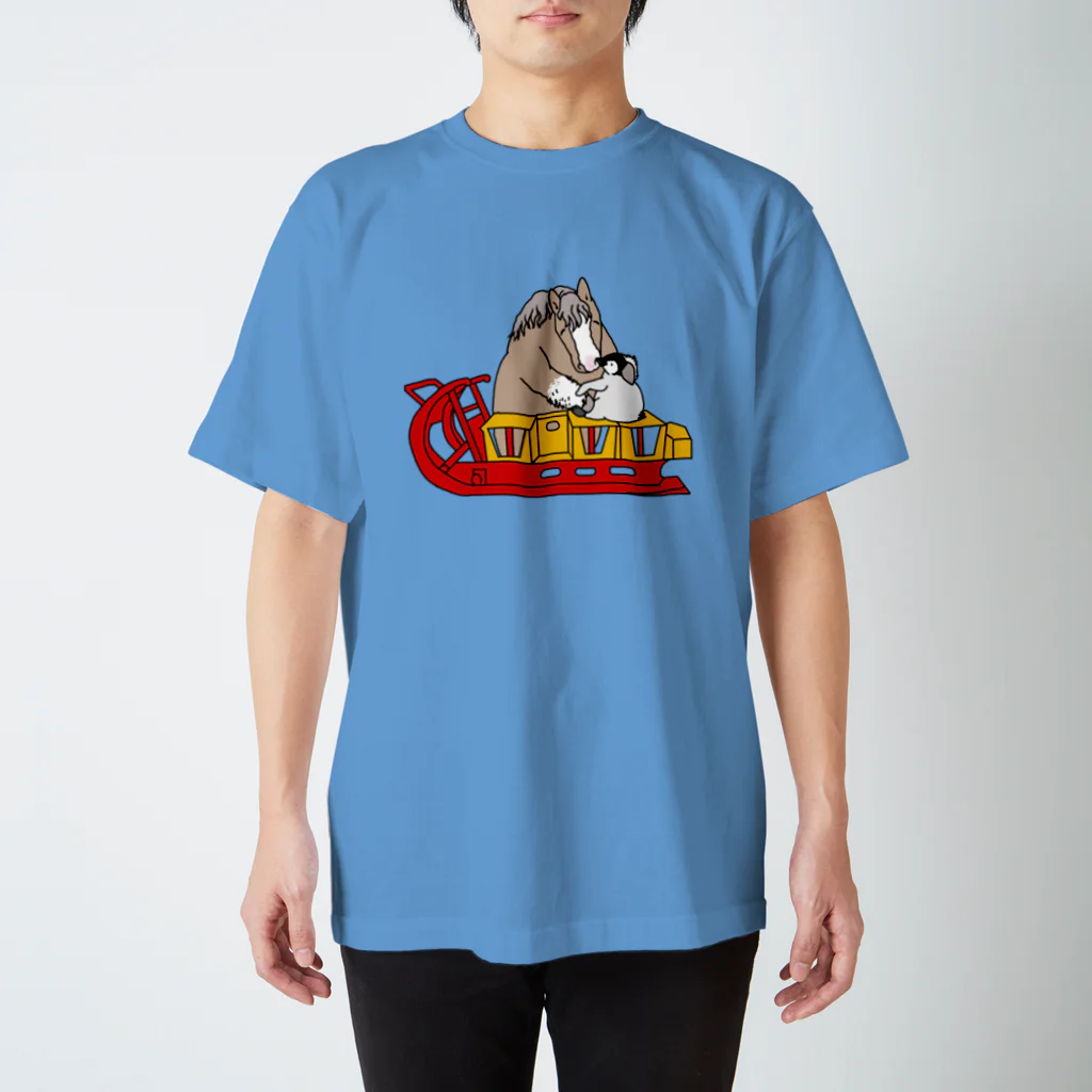 マツザキユキのやさしいばん馬のおじさんとペンギンヒナちゃん Regular Fit T-Shirt