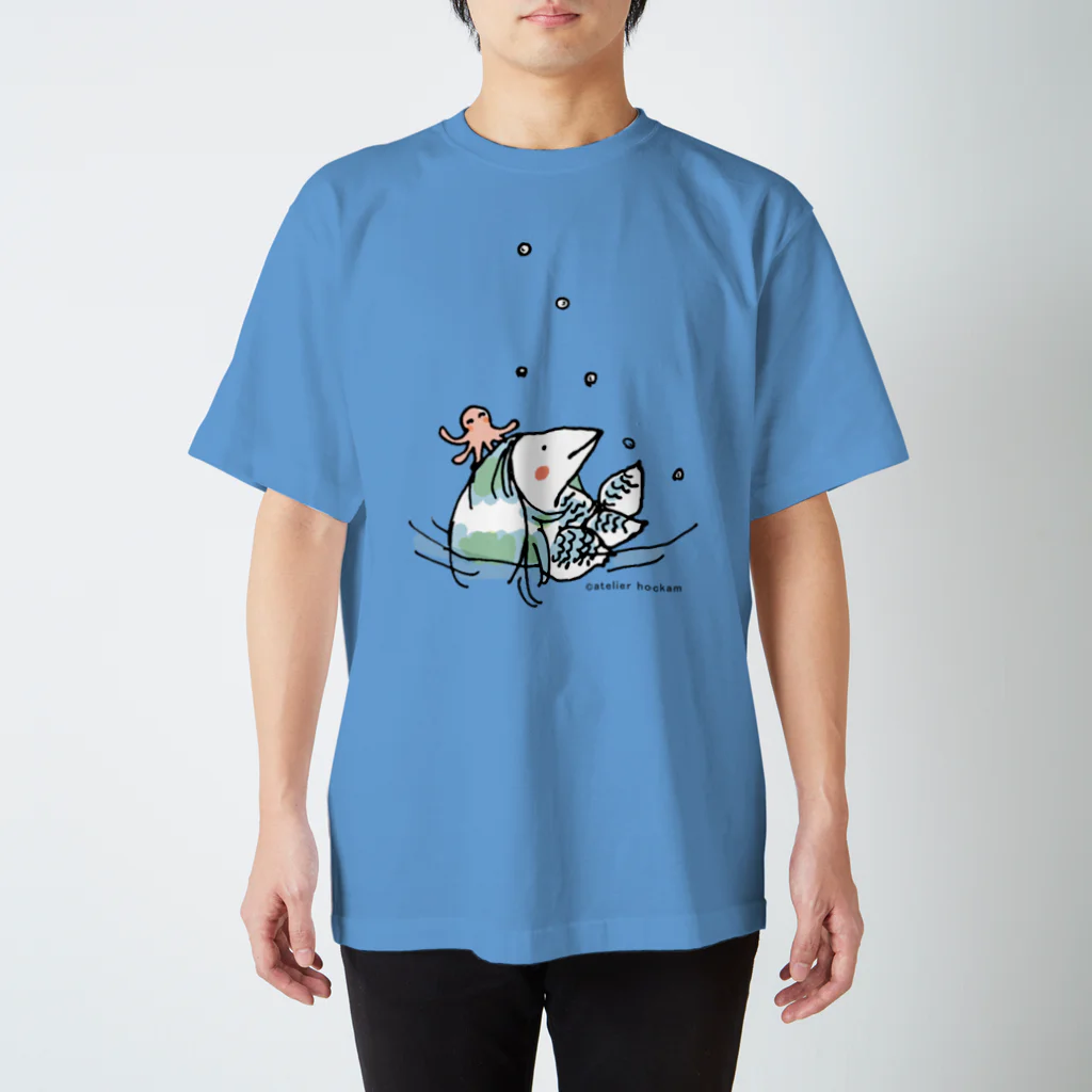 ほっかむねこ屋（アトリエほっかむ）の水遊びするアマビエ Regular Fit T-Shirt