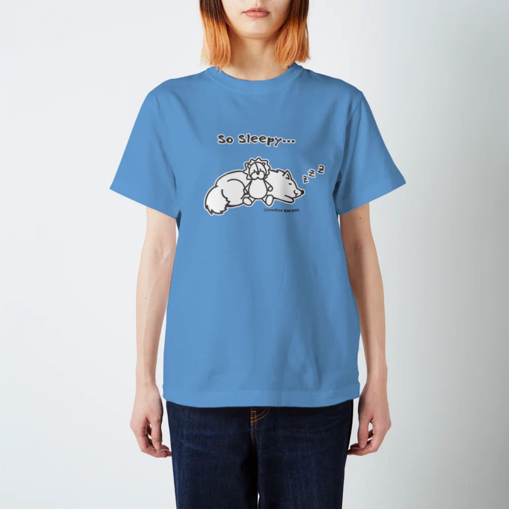 アトリエ・シシのSo Sleepy +piping　眠たいワンコ Regular Fit T-Shirt