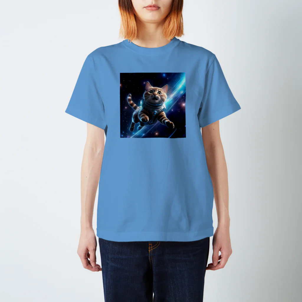 黒猫ファブリックの宇宙のキジトラ Regular Fit T-Shirt