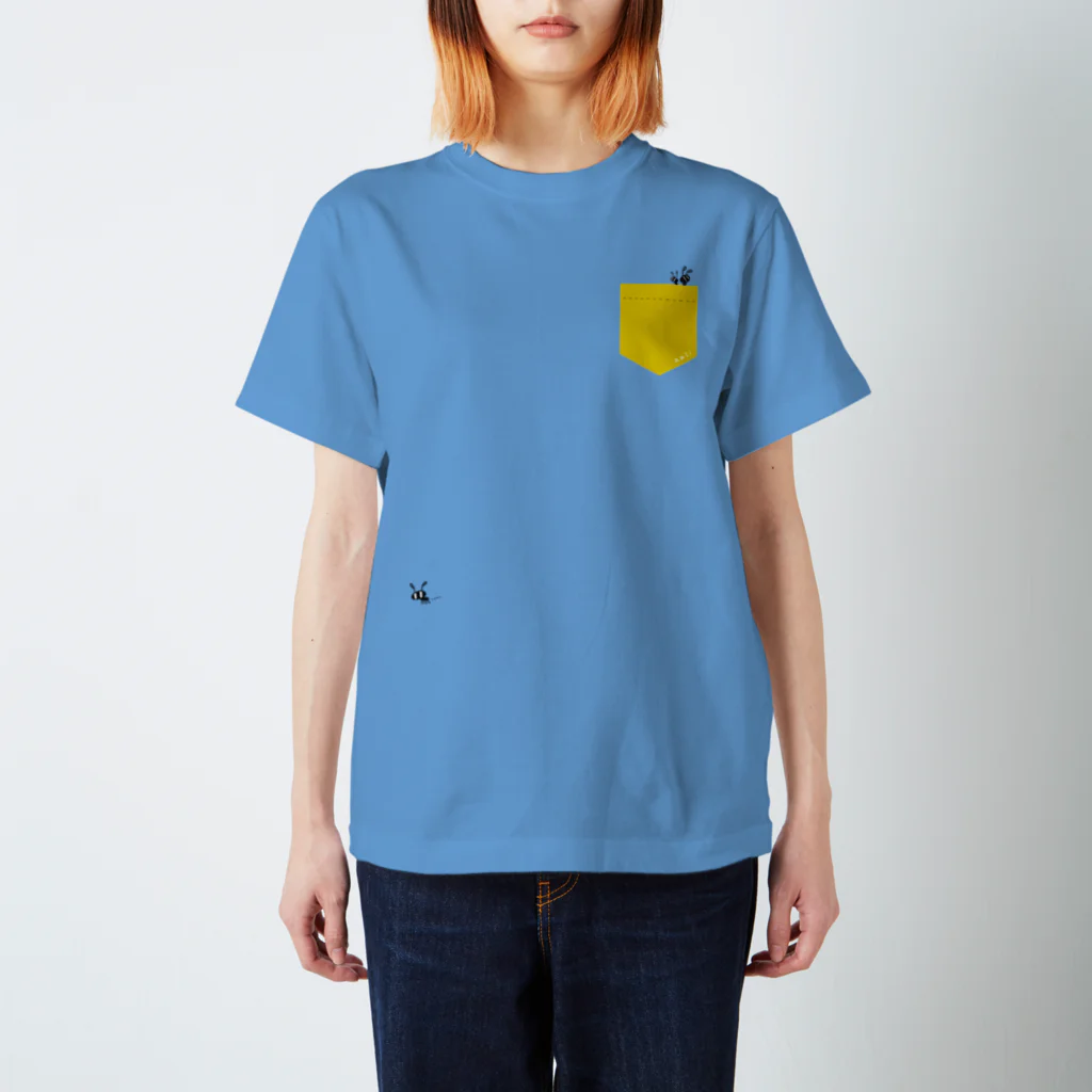 gogoteam54のポケットからARI 🐜 きいろ Regular Fit T-Shirt