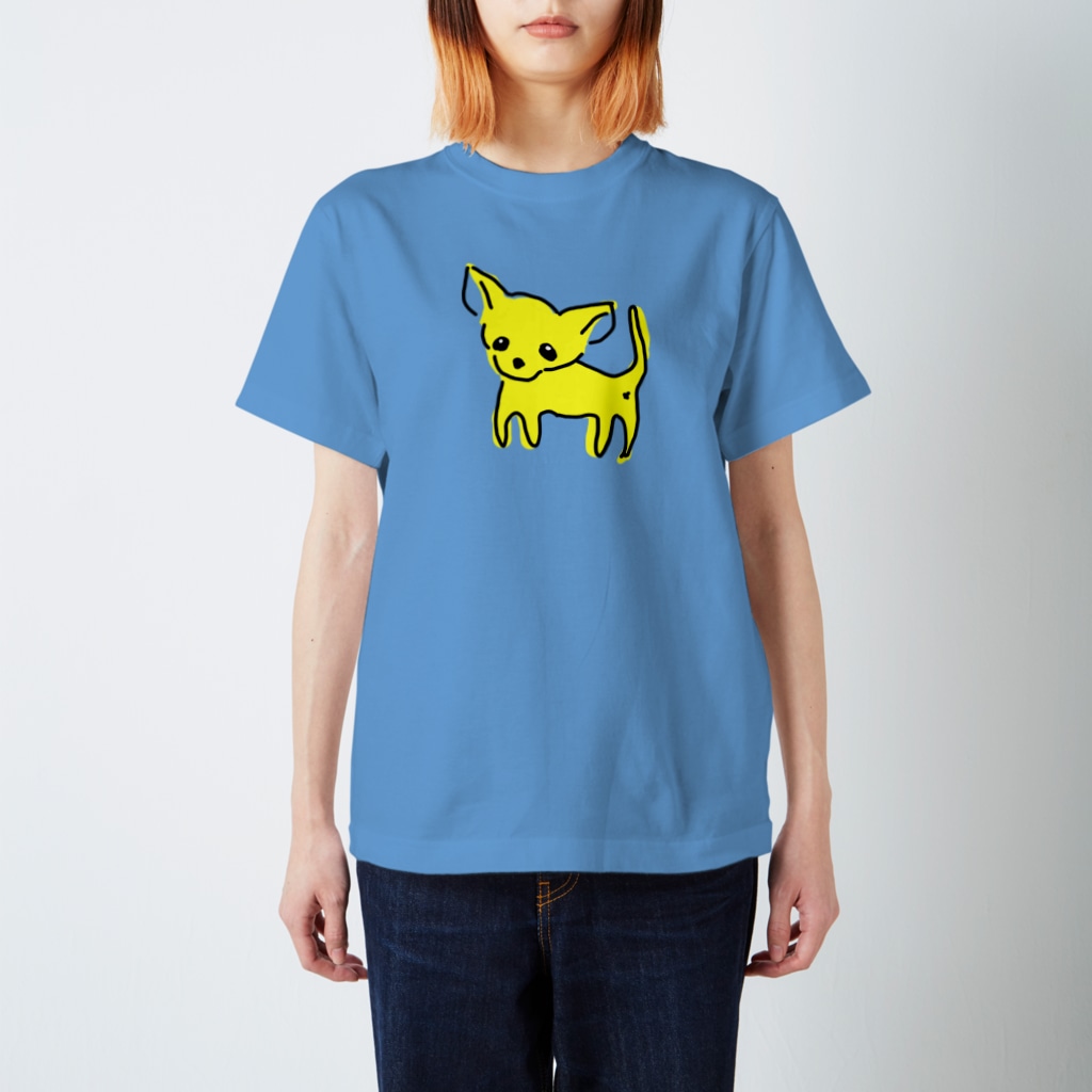 akane_art（茜音工房）のゆるチワワ（イエロー） Regular Fit T-Shirt