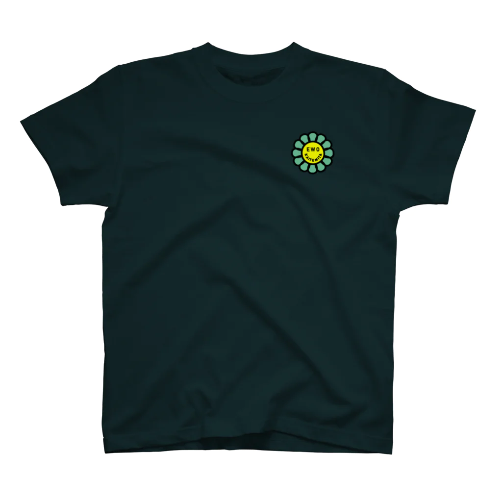 EWOKAITEMITAのお店のSmiling Flower Regular Fit T-Shirt