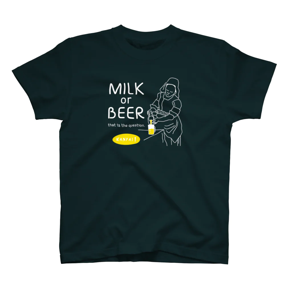 ビールとアート TM-3 Designの名画 × BEER（牛乳を注ぐ女・牛乳かビールか、それが問題だ。）白線画 Regular Fit T-Shirt