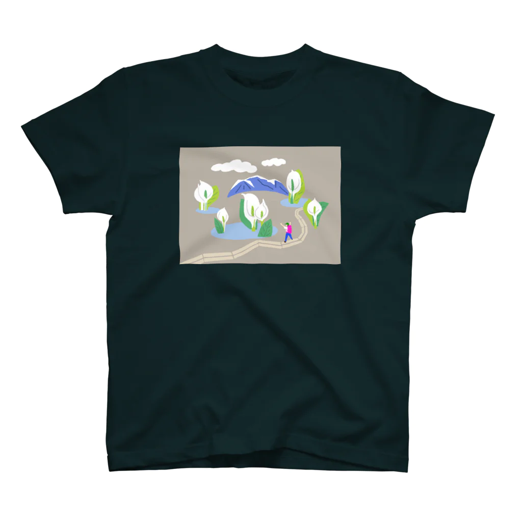 fig-treeのあの水辺　至仏山と水芭蕉 Regular Fit T-Shirt