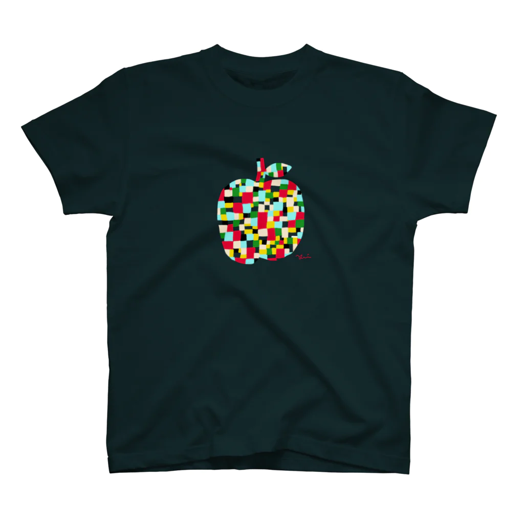 Yui SuzukiのAPPLE Regular Fit T-Shirt