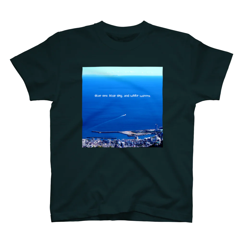 purring moreのBlue sea, blue sky, and white waves. スタンダードTシャツ